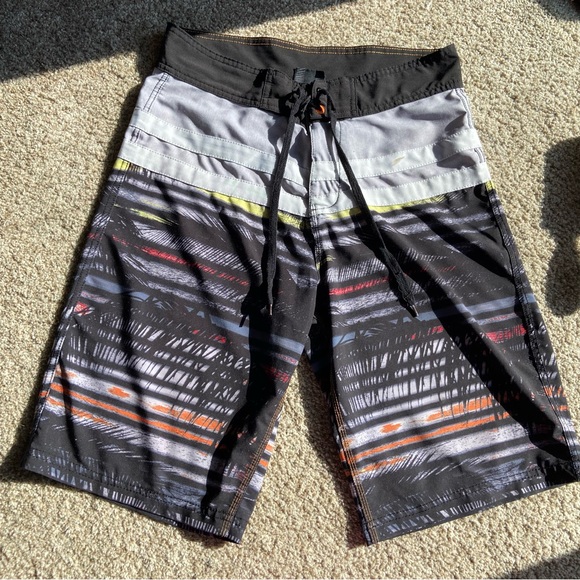 Burnside Men’s Board Shorts Tropical Print - Picture 1 of 6